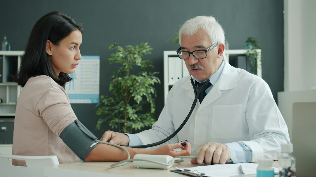 Consulta médica relacionada con Remedios naturales para verrugas genitales: riesgos y cuidados