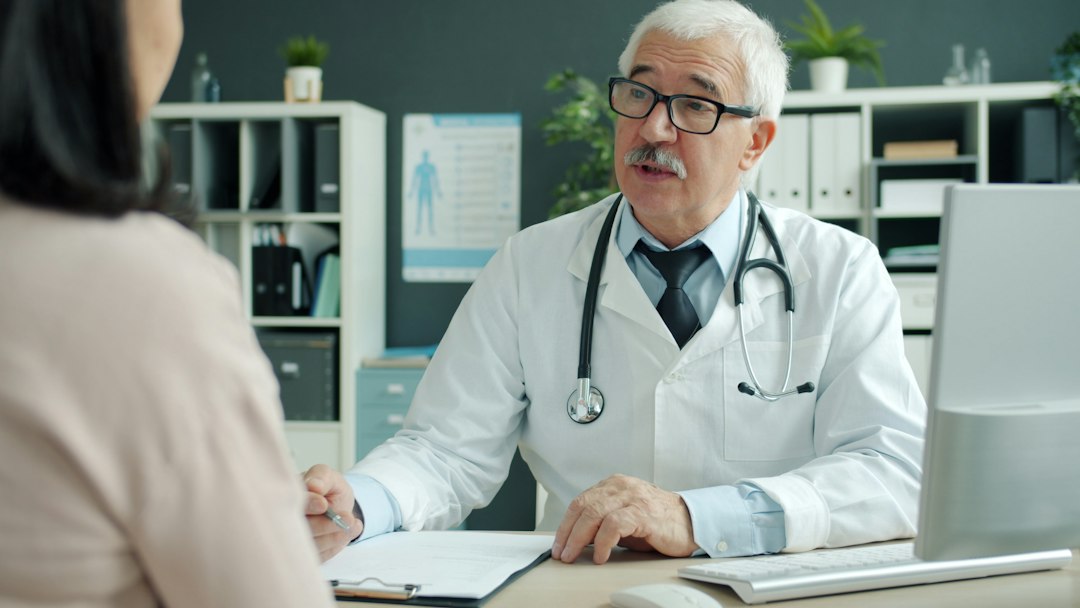 Imagen educativa sobre VPH y verrugas genitales: tratamiento y recurrencia